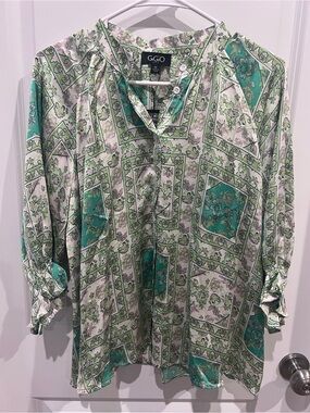NWT GiGiO Top Size Medium